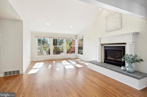 9 War Admiral Ln, Media PA 19063-5224 exterior