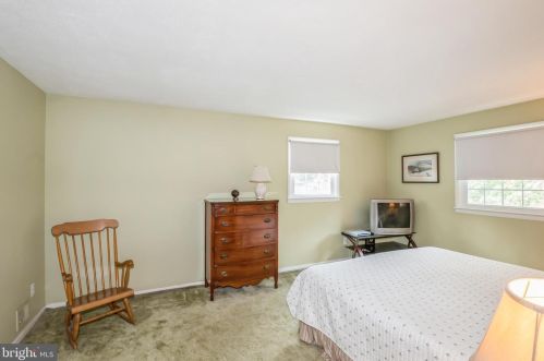 12 Crst Park Ct, Silver Spring MD 20903-1305 exterior