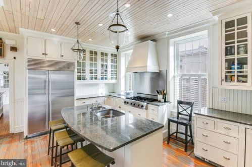 5800 Greene St, Philadelphia PA  19144-2704 exterior