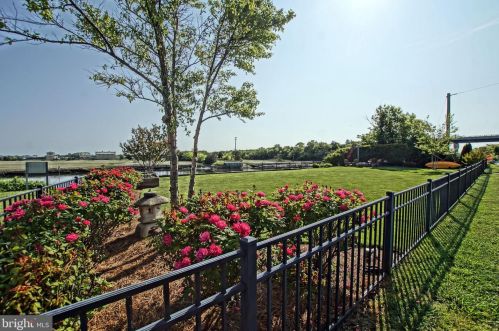 300 Gills Nck Rd, Lewes DE 19958-1425 exterior