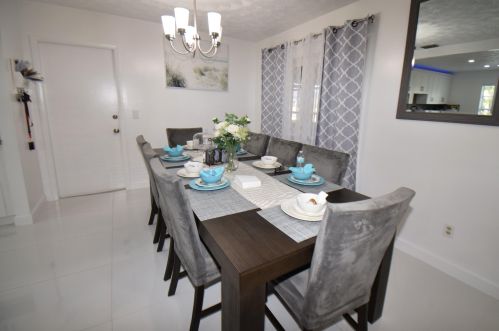 890 Walters Ter, Fort Pierce FL  34983-3987 exterior