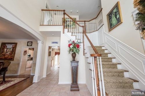 47 Ackerman Dr, Mahwah, NJ 07430-3309