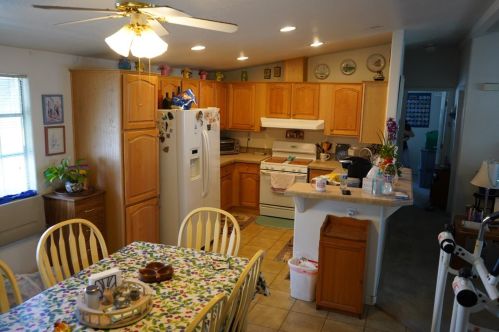 672 Roadrunner Way, Perris, CA 92570-1945