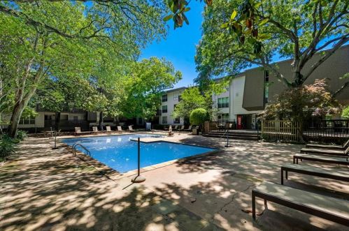 4859 Cedar Springs Rd, Dallas TX  75219-1202 exterior