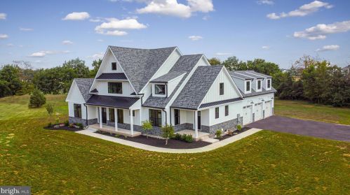 98 Country Club Rd, Limerick, PA 19468-1517