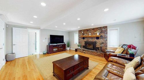 2 Ruby Ln, Huntington Station NY 11746-4518 exterior