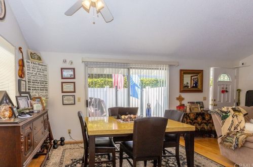 1042 Walnut St, Tustin CA 92780-4642 exterior