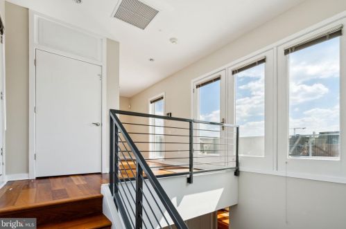 1433 Bainbridge St, Philadelphia PA 19146-2121 exterior