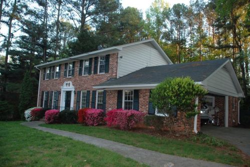 1460 Holly Bank Cir, Atlanta, GA 30338-3325