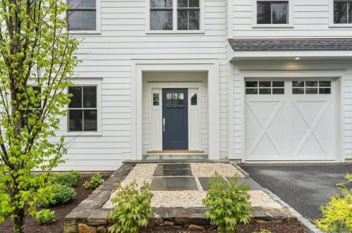 35 Vanderbilt Ave, Norwalk, CT 06854-3832