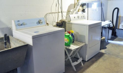 3764 84th St, Milwaukee WI  53228-1704 exterior