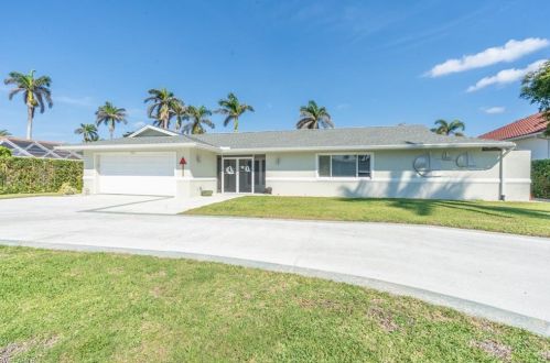 2870 Leeward Ln, Naples FL 34103-4038 exterior