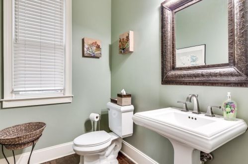 2337 Greenglade Rd, Atlanta GA 30345-3828 exterior