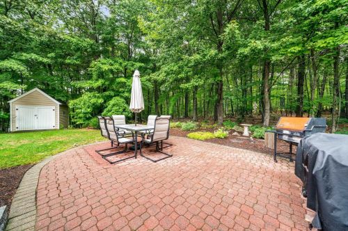 3 Arrowhead Dr, Concord NH  03304-5013 exterior