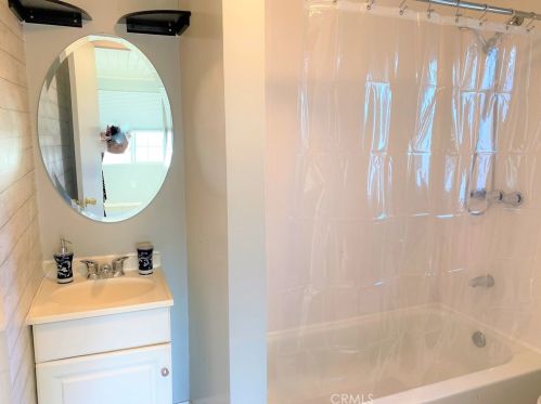 2630 L St, Bakersfield CA 93304-3045 exterior