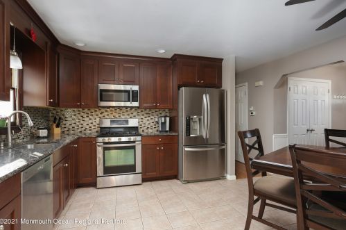 305 Brick Ave, Berkeley Township NJ 08721-3207 exterior