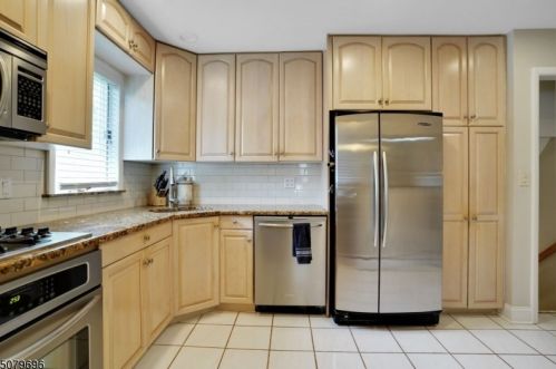 29 Archbridge Ln, Springfield NJ 07081-2746 exterior