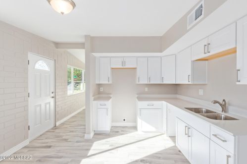 437 Kelso St, Tucson AZ  85705-4768 exterior