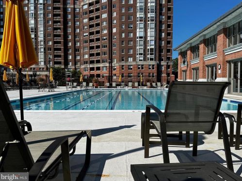 5809 Nicholson Ln, Rockville MD  20852-5740 exterior