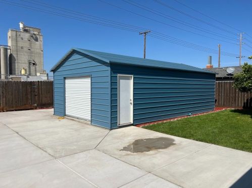 1186 Minaret Ave, Turlock CA 95380-5526 exterior