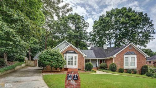 2611 Leeshire Ct, Tucker GA  30084-3023 exterior