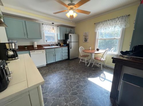 3304 Charles St, Meskegon MI 49444-3412 exterior