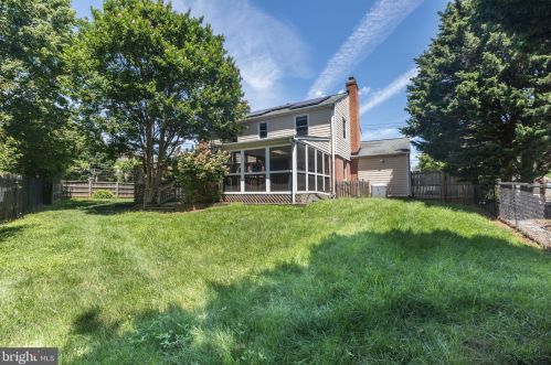 2998 Glenora Ln, Rockville MD 20850-3055 exterior