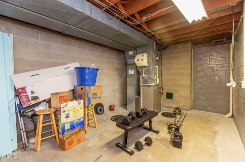 5231 Old Colony Rd, Kalamazoo MI 49008-3216 exterior