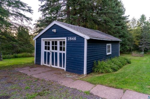 2846 Hutchinson Rd, Duluth MN 55811-2876 exterior