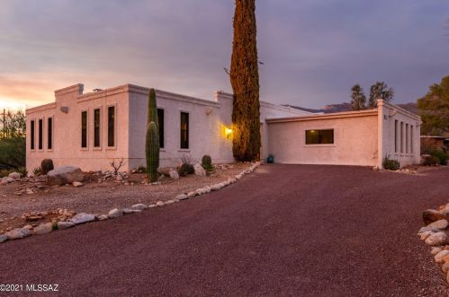 1615 Camino Cielo, Tucson, AZ 85718-1104