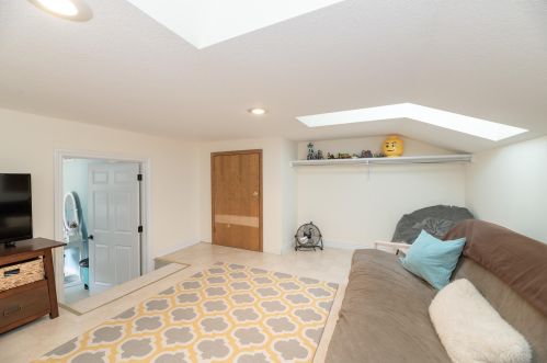 952 Eagle Lk Dr, Kalamazoo MI 49009-8429 exterior