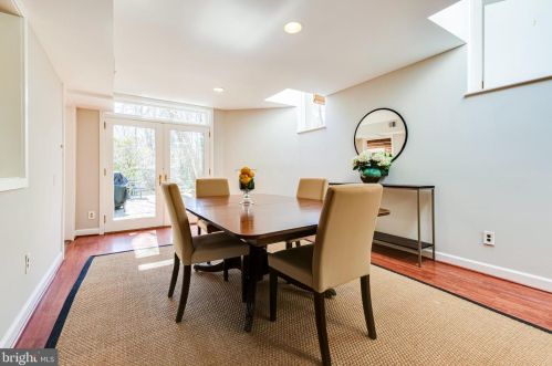 7804 Ridgecrest Dr, Alexandria VA 22308-1053 exterior