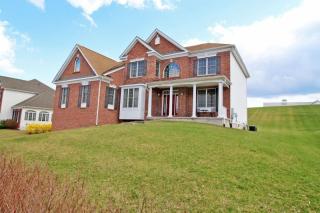 94 Albert Dr, Clinton, NJ 08809-1279