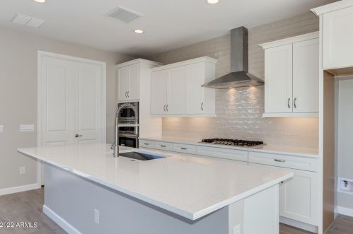 24208 21st Pl, Phoenix AZ  85024-8142 exterior