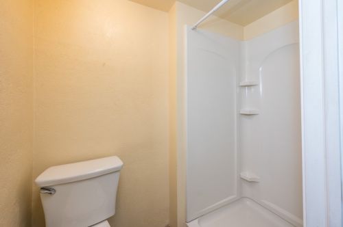 1626 Leolyn St, Pittsburgh PA  15210-3939 exterior