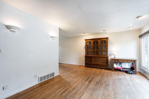 8456 51, Milwaukee WI 53223-3002 exterior