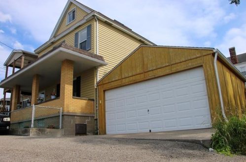 2306 Berg St, Pittsburgh, PA 15203-2702