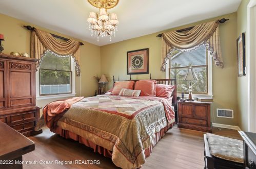 3 Georgian Bay Dr, Morganville NJ 07751-1352 exterior