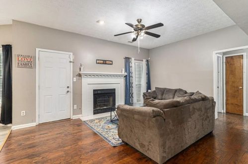 585 Shore Rd, Lithonia GA  30058-5990 exterior