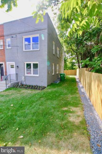 428 60th St, Washington, DC 20019-2818