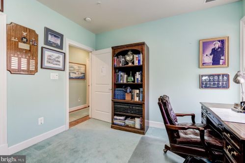 12561 Ansin Cir Dr, Rockville MD 20854-6912 exterior