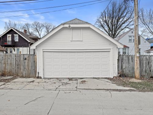 4866 37th St, Milwaukee WI  53221-2570 exterior