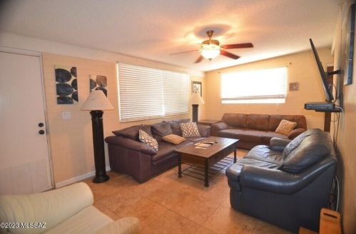 10700 Tanque Verde Rd, Tucson AZ 85749-9611 exterior