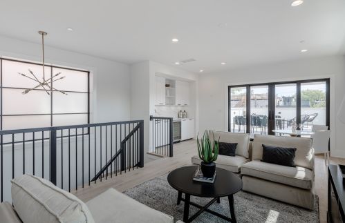 1909 Dayton St, Chicago IL 60614-5028 exterior