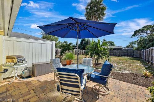 782 107 Ave, Naples FL 34108-1860 exterior