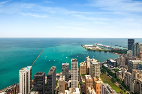 175 Delaware Pl, Chicago IL 60611-1756 exterior