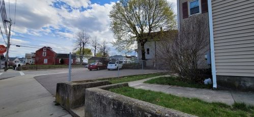 189 Logee St, Woonsocket RI 02895-6060 exterior