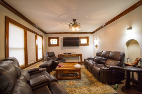 831 19 Ave, Broadview IL 60153-1726 exterior