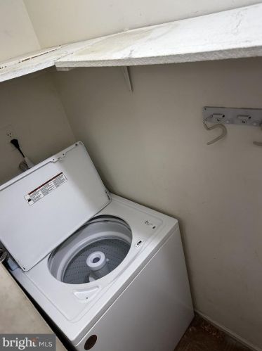 9 Wyndham Pl, Trenton NJ 08691-3127 exterior