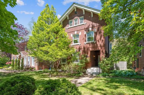 6321 Pershing Ave, Saint Louis, MO 63130-4704